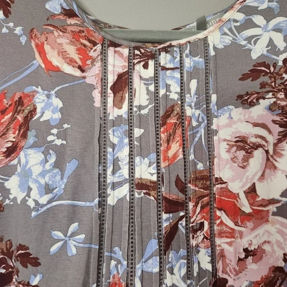 Stitch Fix Daniel Rainn Branwen knit top size Small NWT gray floral - Picture 4 of 11